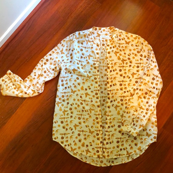 Beautiful like new Equipment button up blouse. Excellent condition. Size small - Picture 1 of 5
